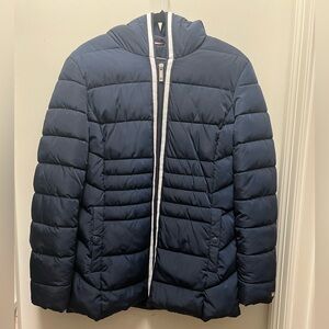 Tommy Hilfiger hooded puffy lightweight coat in Navy blue. Size M